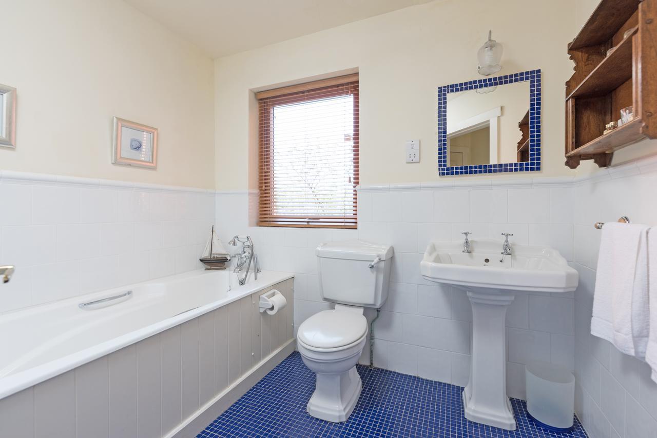 Dolphin Beach House Hotel Clifden Exterior foto