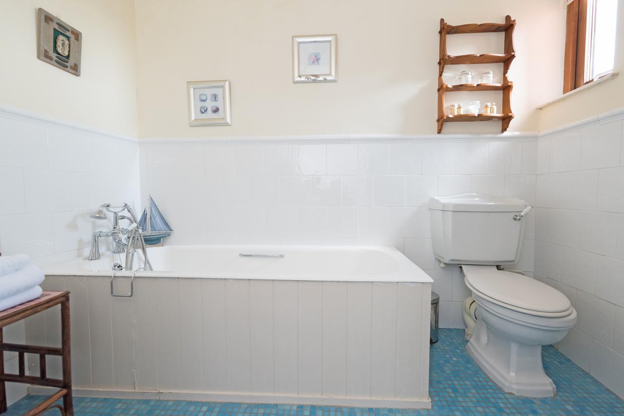 Dolphin Beach House Hotel Clifden Exterior foto