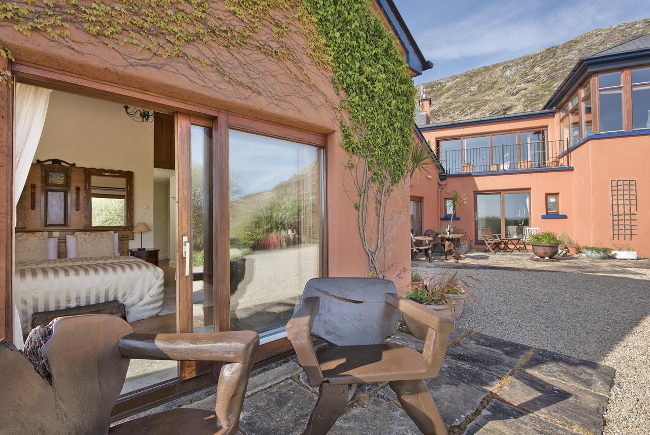 Dolphin Beach House Hotel Clifden Exterior foto